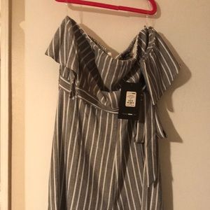Jumpsuit gray & white size medium